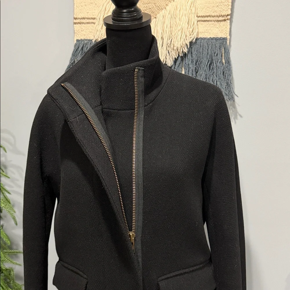 J.Crew Size 2 Black Wool Coat 79% Wool Minimalist Tailored Coat